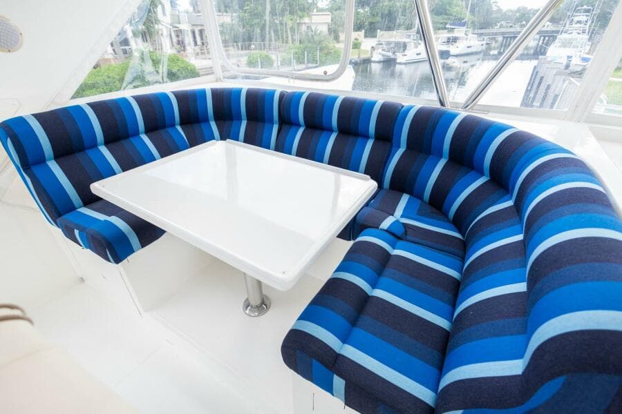 2005 Ocean Alexander Raised Pilothouse Flybridge Sedan