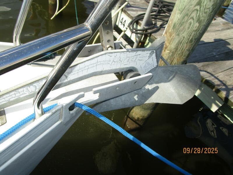 38' Beneteau anchor