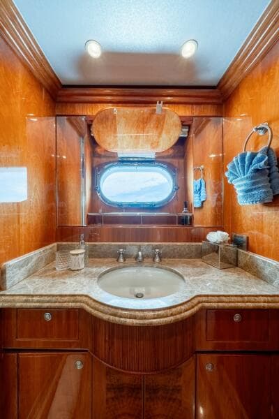 2009 Hargrave Raised Pilothouse