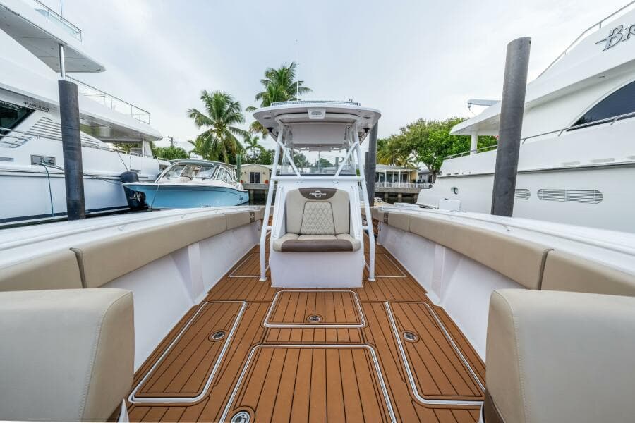 2009 Hargrave Raised Pilothouse