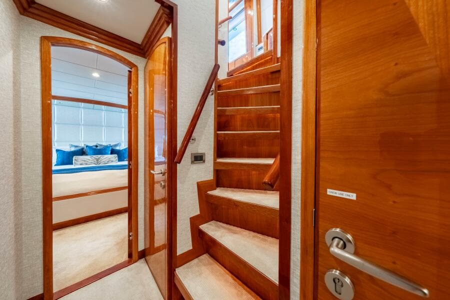 2009 Hargrave Raised Pilothouse