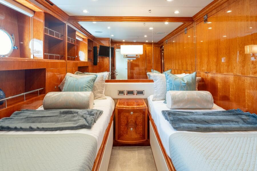 2009 Hargrave Raised Pilothouse