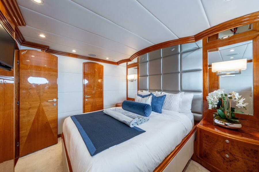 2009 Hargrave Raised Pilothouse
