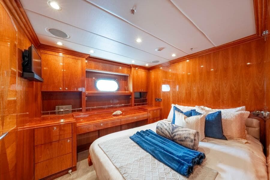 2009 Hargrave Raised Pilothouse