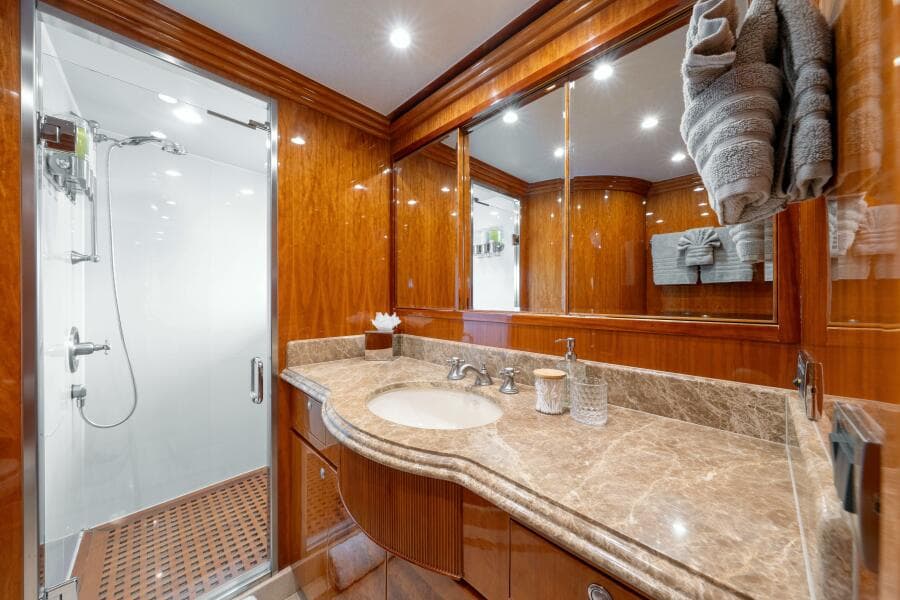 2009 Hargrave Raised Pilothouse