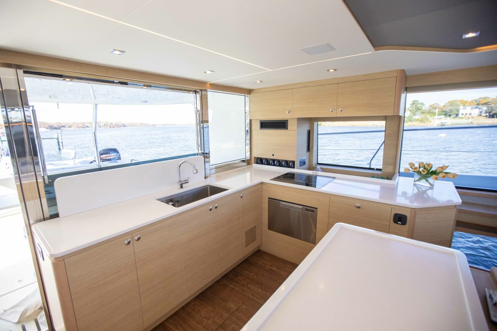 2023 Aquila 54 Yacht