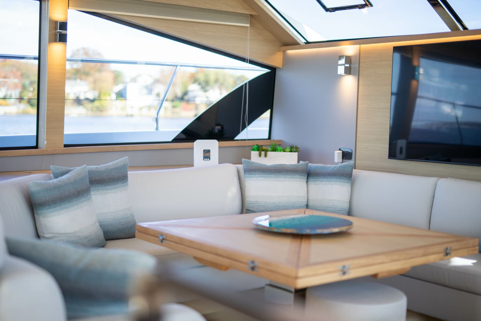 2023 Aquila 54 Yacht
