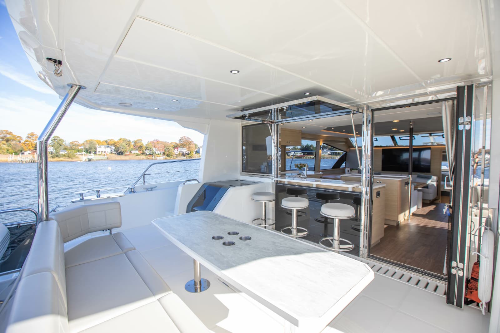 2023 Aquila 54 Yacht