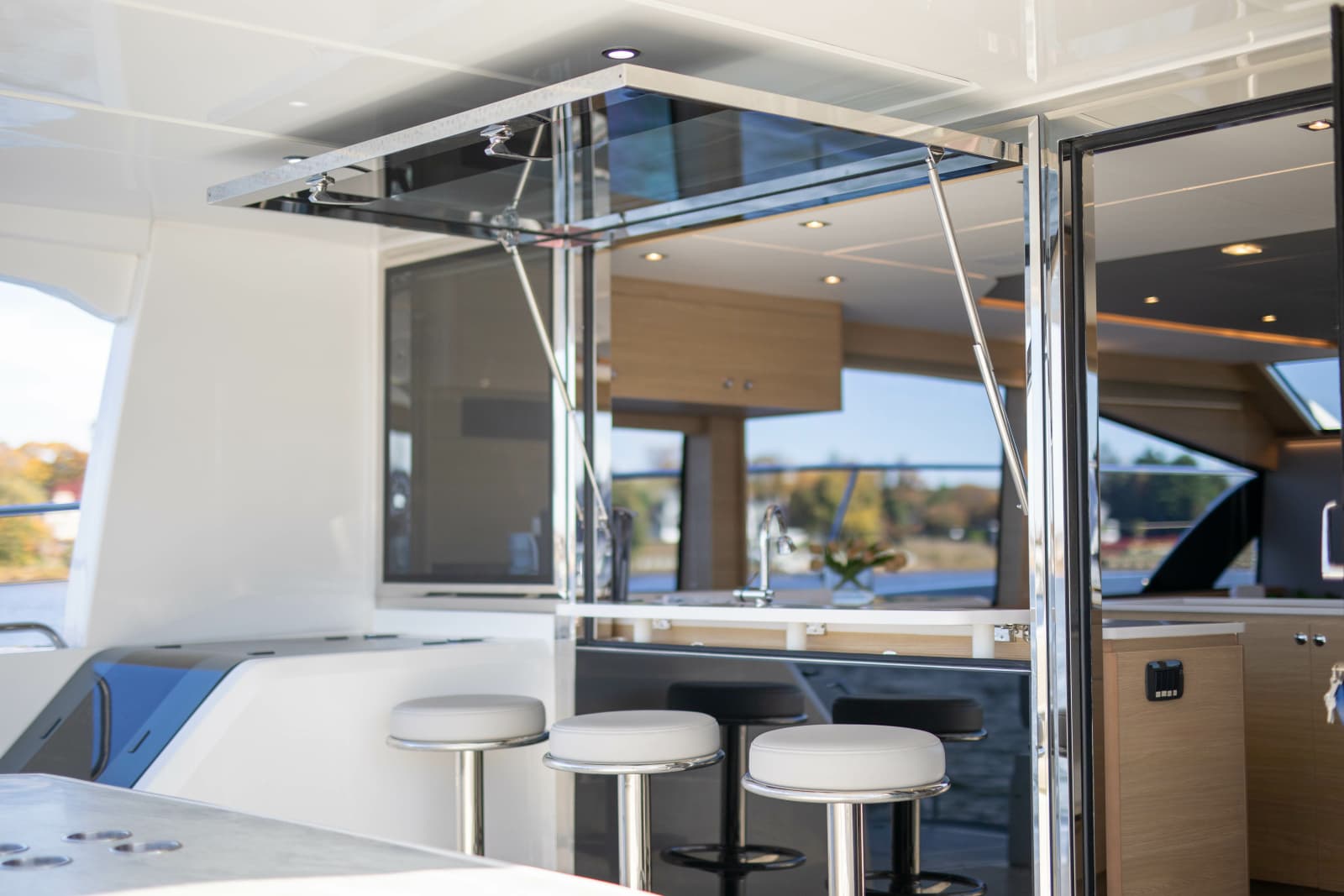 2023 Aquila 54 Yacht