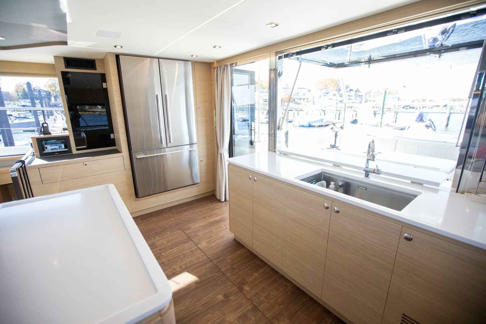 2023 Aquila 54 Yacht