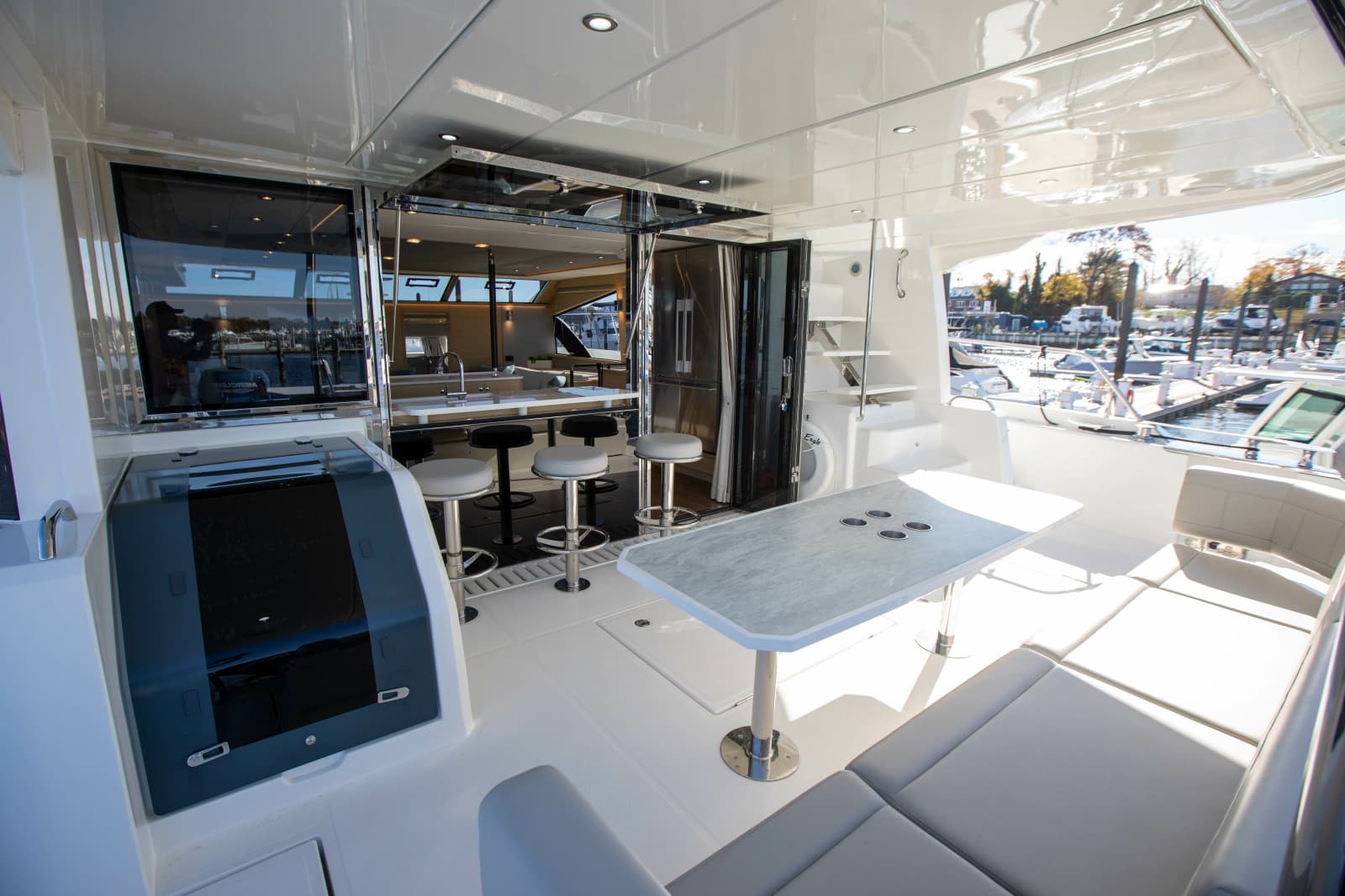 2023 Aquila 54 Yacht