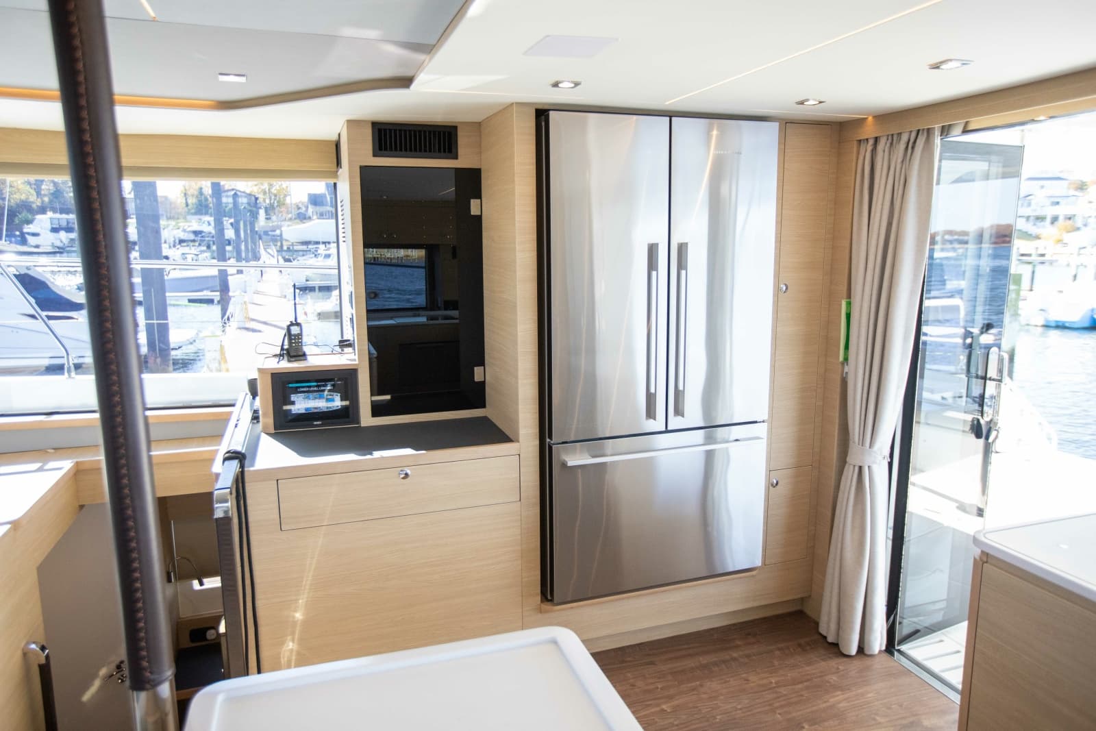 2023 Aquila 54 Yacht