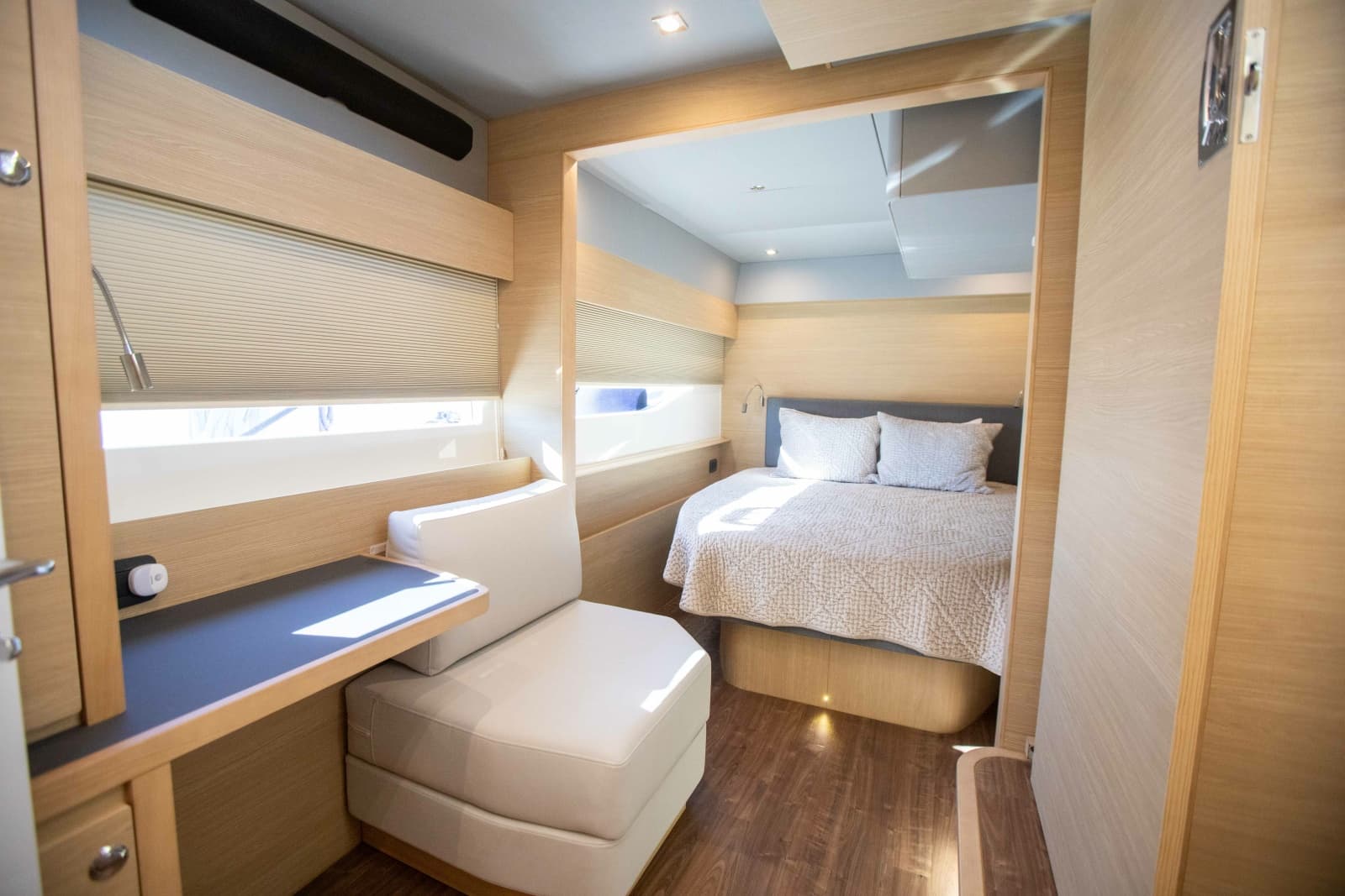 2023 Aquila 54 Yacht
