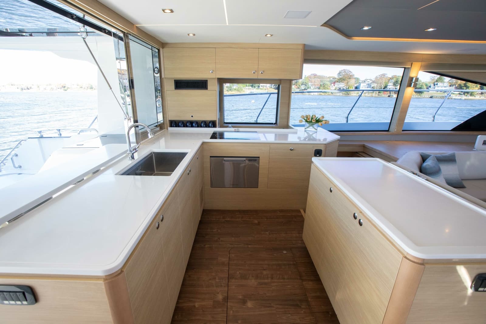 2023 Aquila 54 Yacht