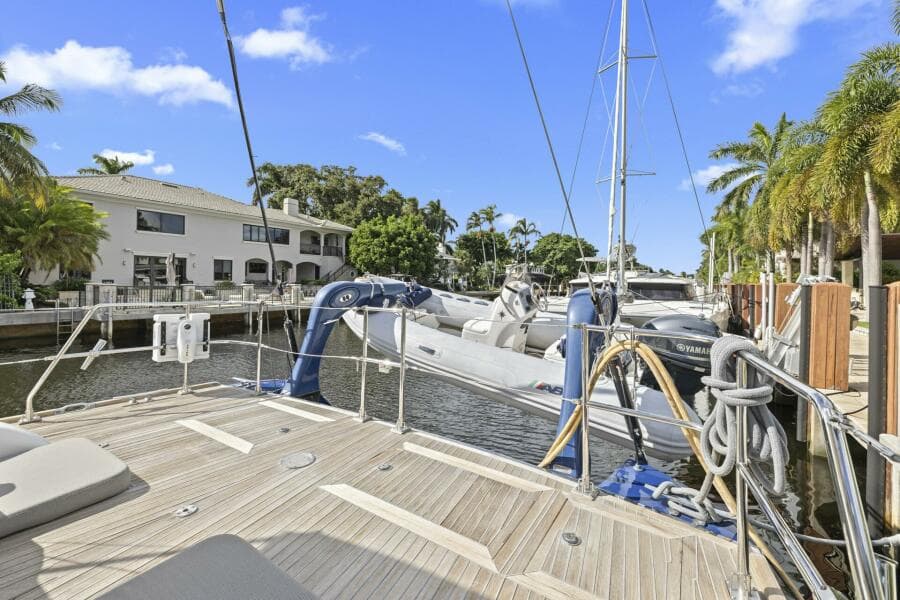 2013 Hylas 63