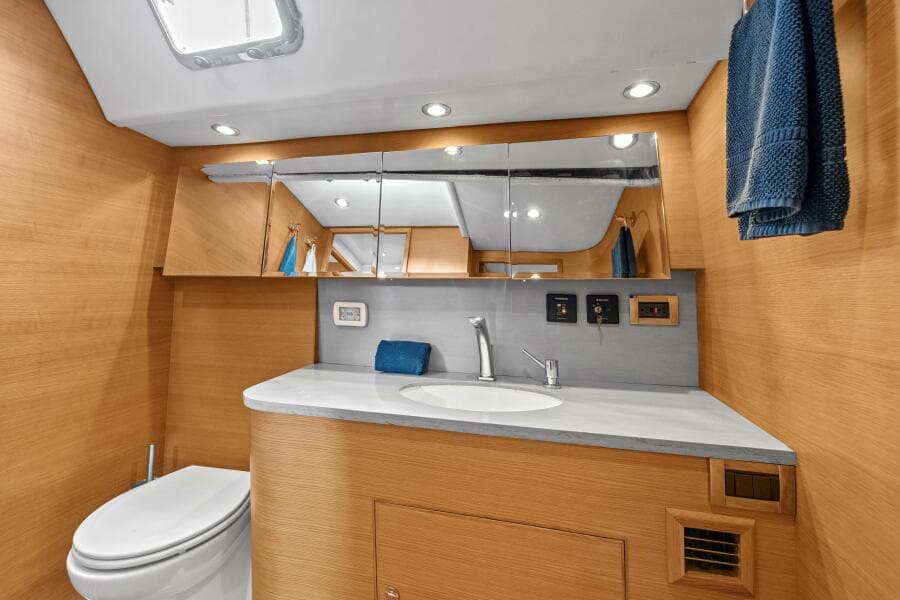 2013 Hylas 63