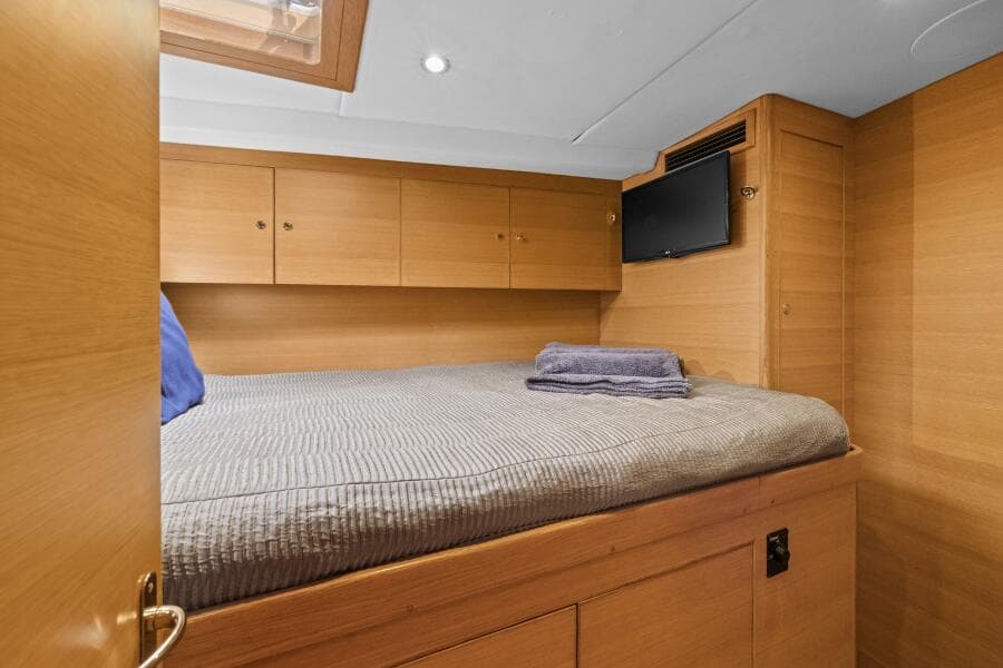 2013 Hylas 63