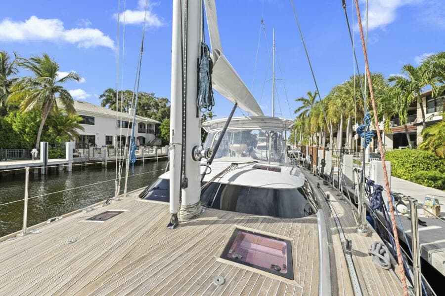 2013 Hylas 63