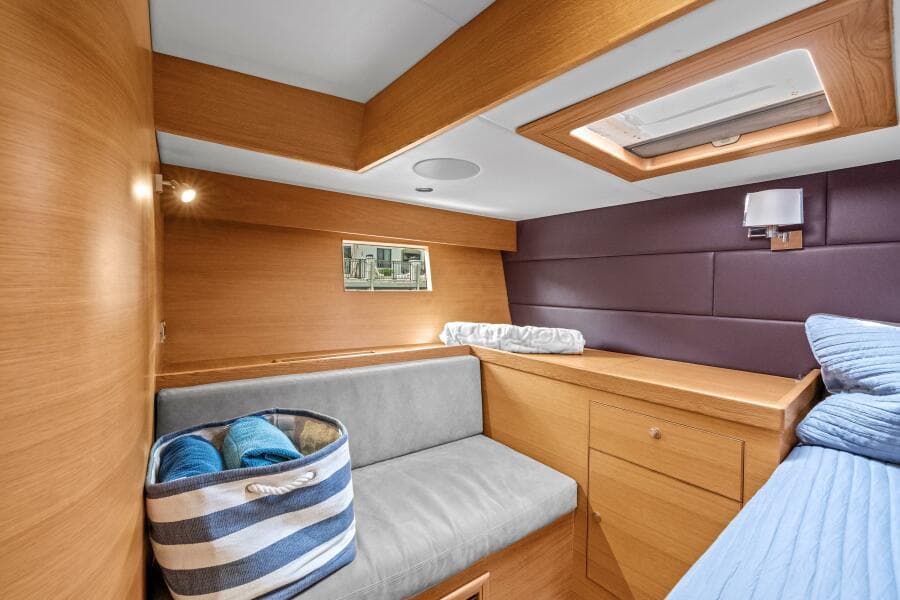 2013 Hylas 63