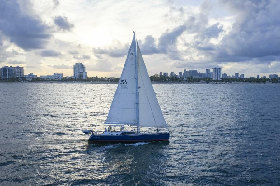 2013 Hylas 63