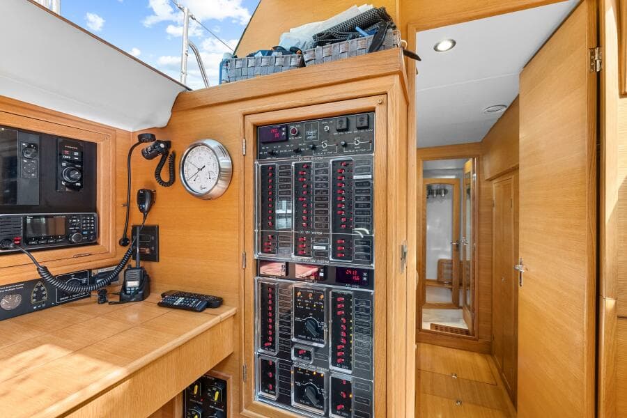 2013 Hylas 63