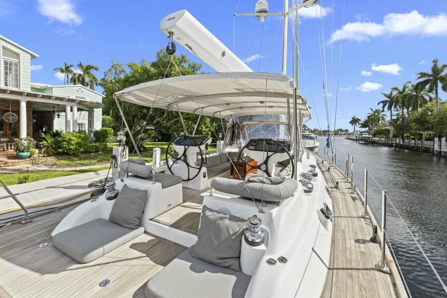 2013 Hylas 63