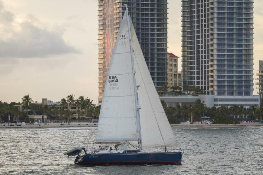 2013 Hylas 63