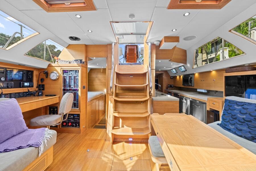 2013 Hylas 63