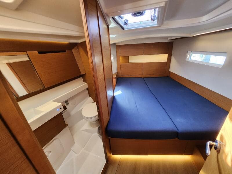 Fwd Cabin and head