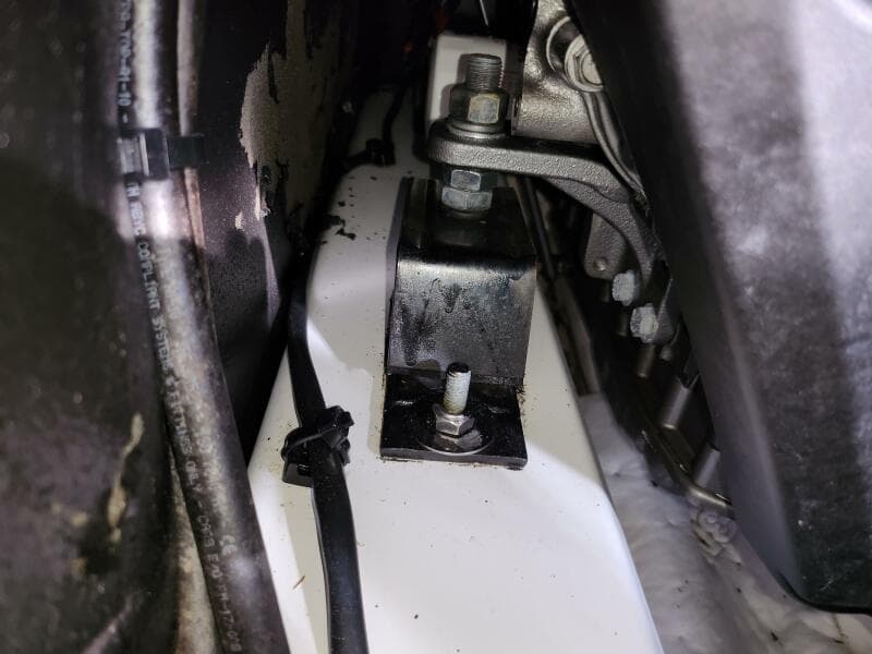 Engine mounts