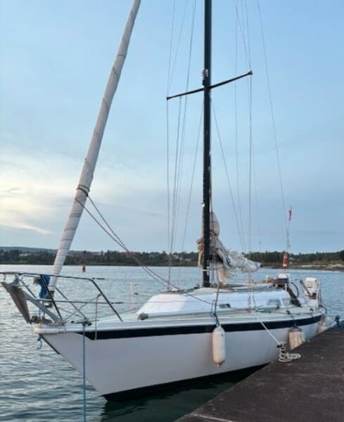1980 Ericson 30 +