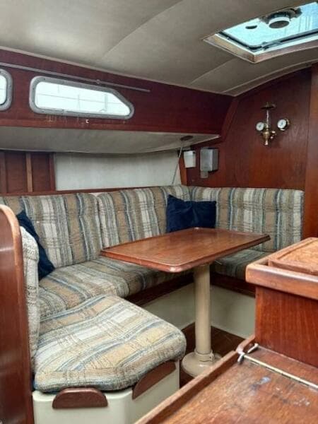 1980 Ericson 30 +