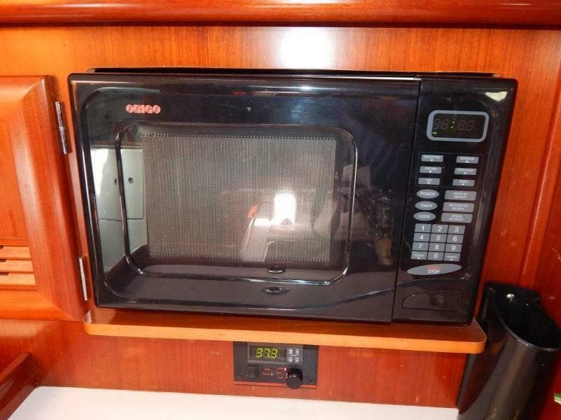 2004 Beneteau 373