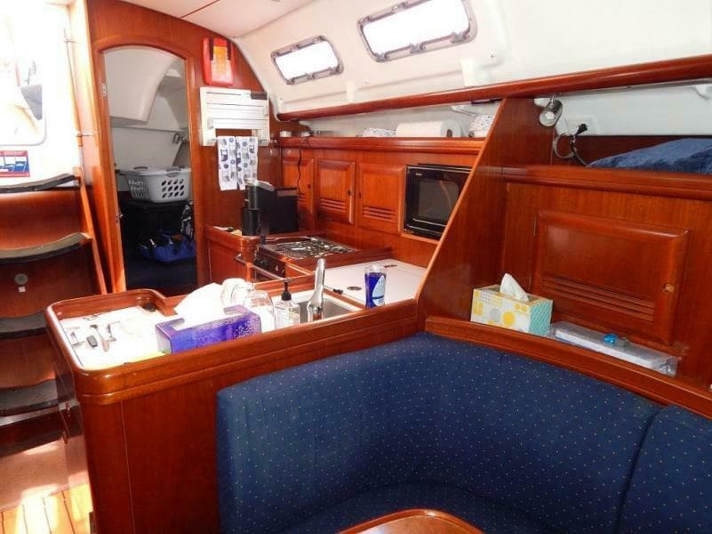 2004 Beneteau 373