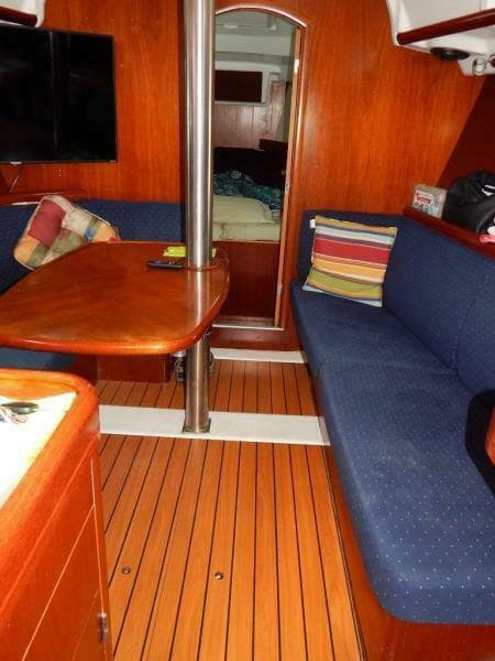 2004 Beneteau 373