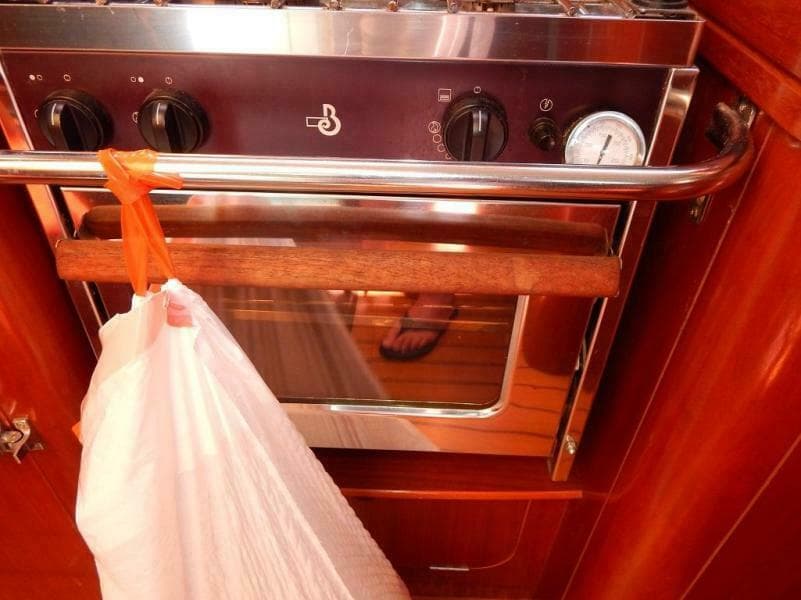 2004 Beneteau 373
