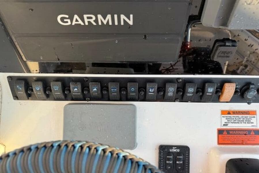 Control panel of 2018 Sea Hunt BX 25 FS boat with Garmin navigation system.