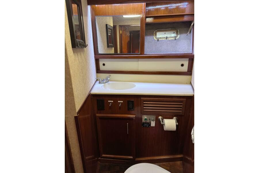1986 Egg Harbor 37 Convertible