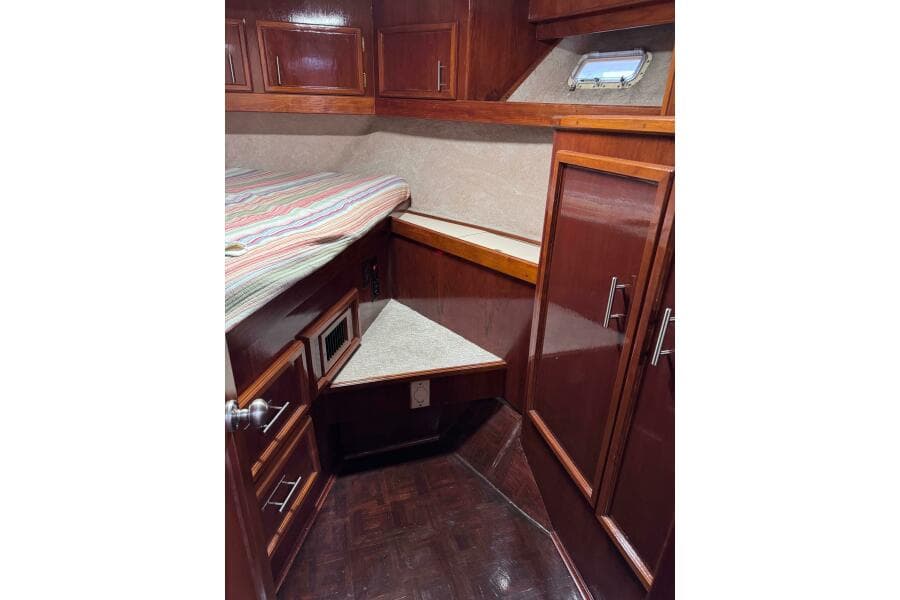 1986 Egg Harbor 37 Convertible