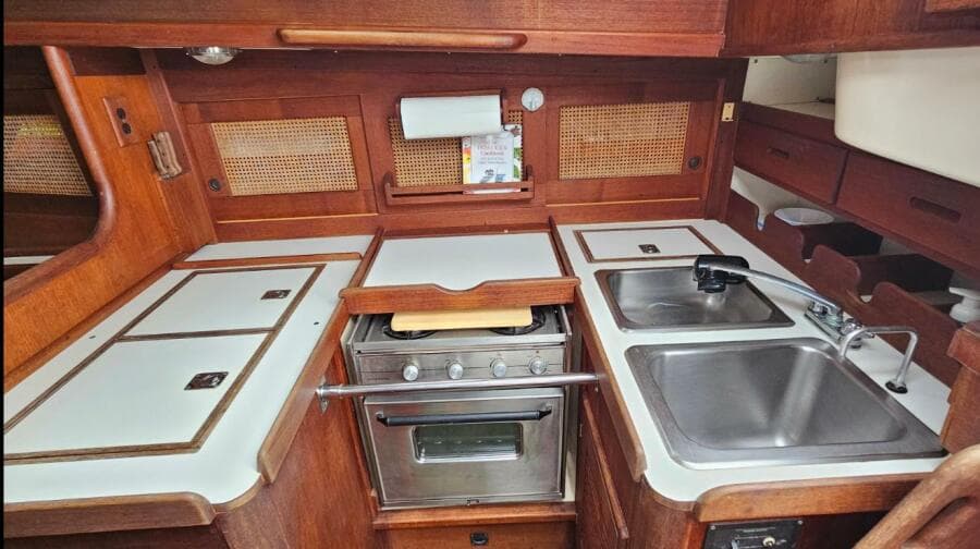 1987 Tartan 37