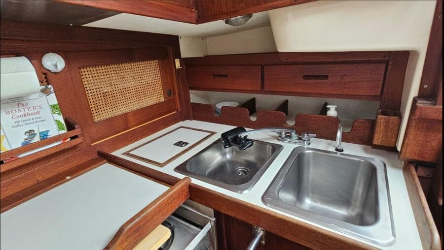 1987 Tartan 37