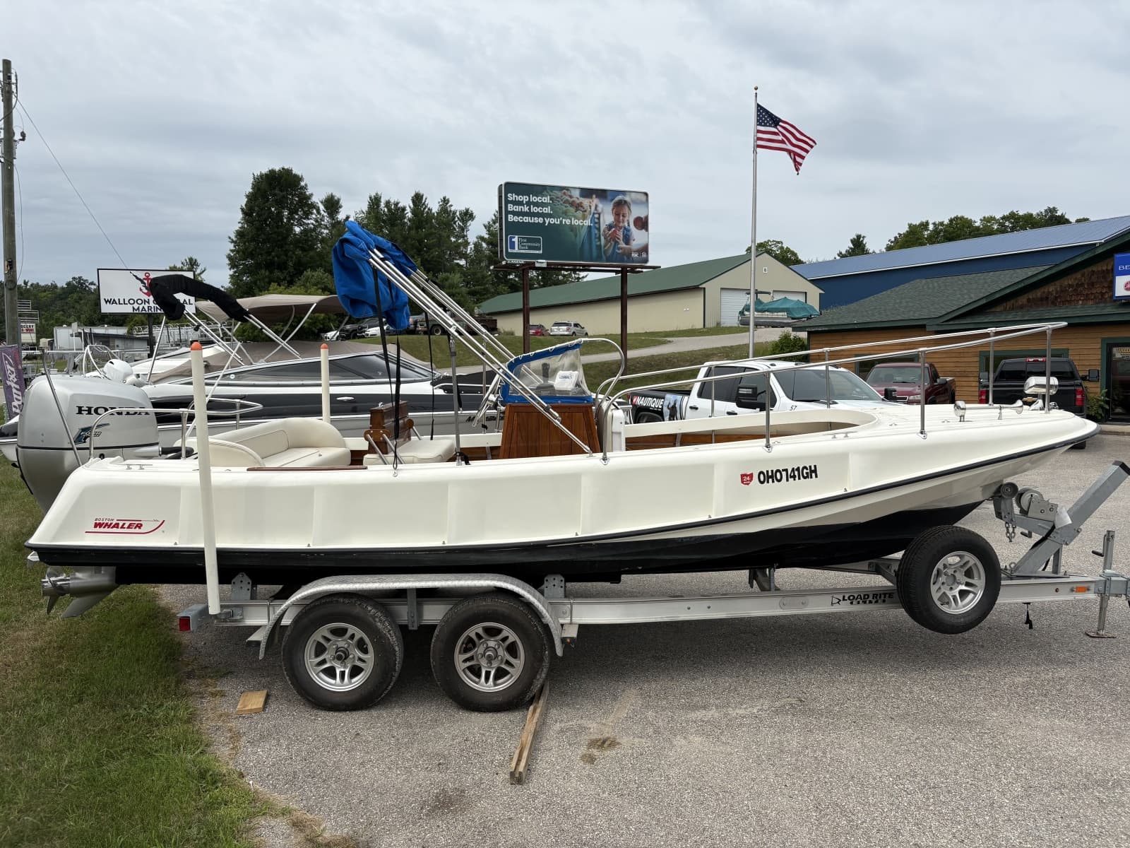 1972 Boston Whaler 21 Outrage Rib Side