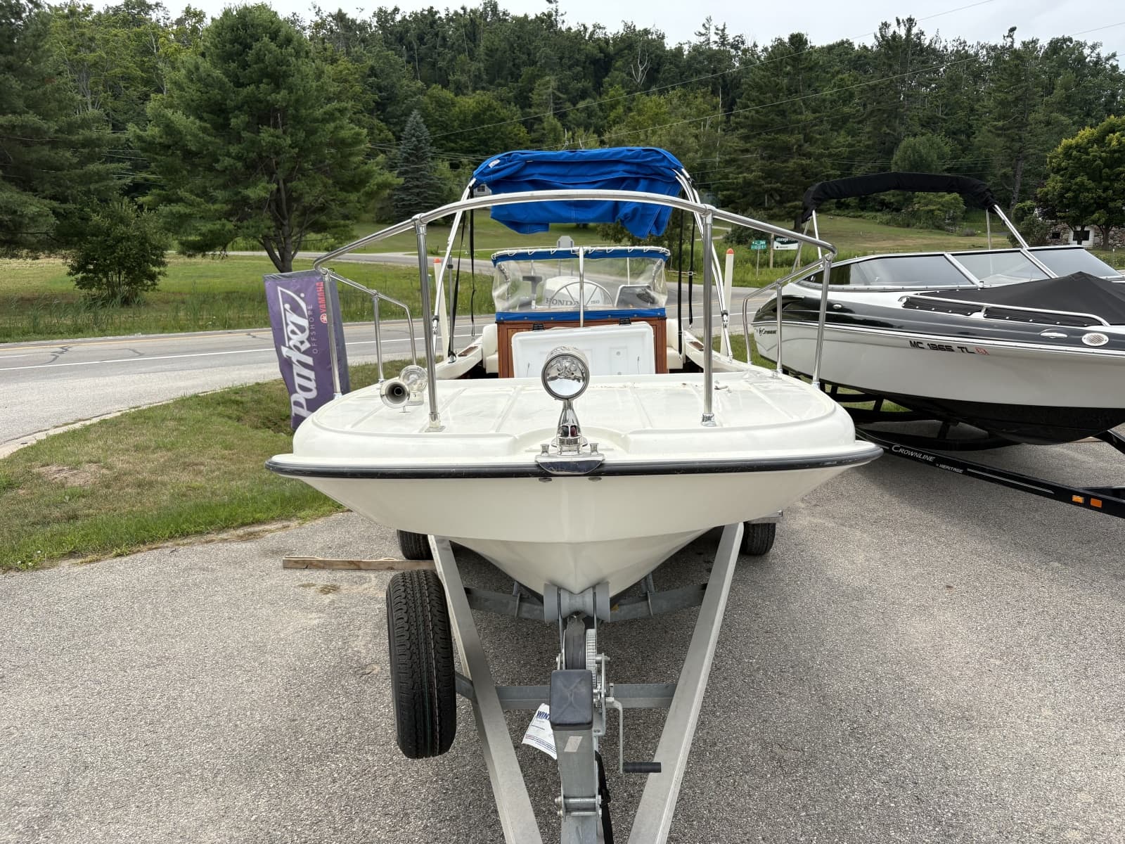 1972 Boston Whaler 21 Outrage Rib Side