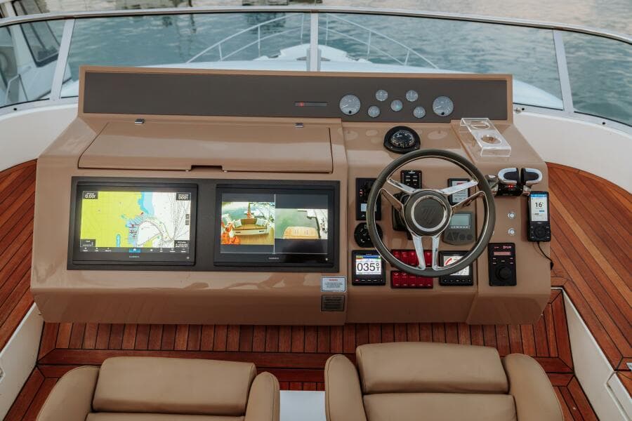2011 Fairline 65 Squadron