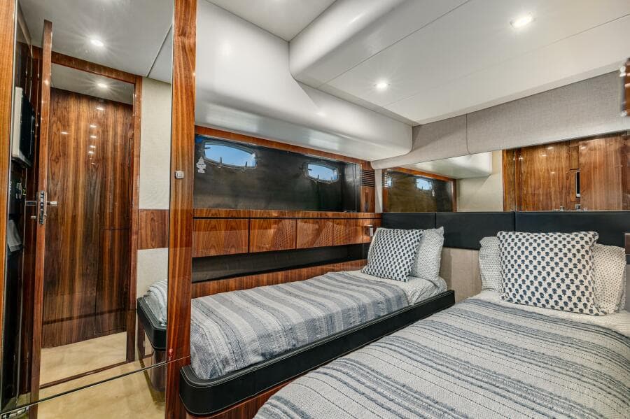 2011 Fairline 65 Squadron