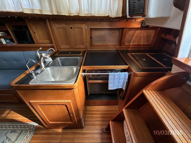 35' Bristol galley2