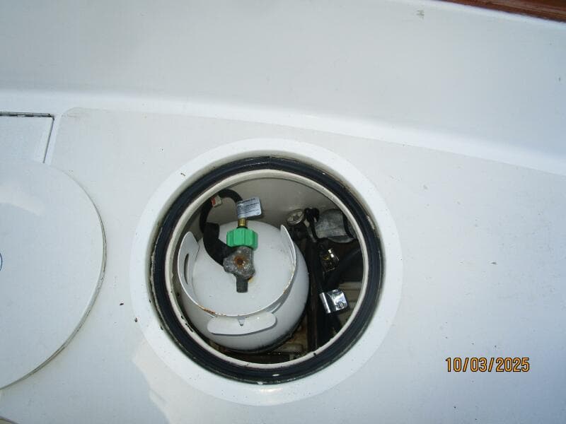 35' Bristol propane locker