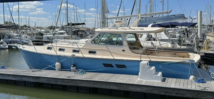 2004 Island Packet 360 Hardtop Express Cruiser