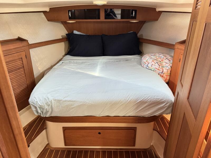 2004 Island Packet 360 Hardtop Express Cruiser