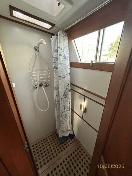 42' Grand Banks master stateroom shower